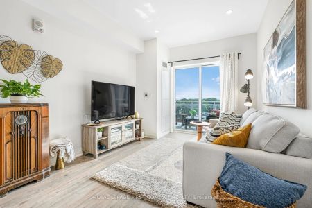 Condo Townhouse For Lease | S9055138 - Photo 3