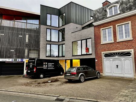 Volledig vernieuwd appartement te huur - Foto 4