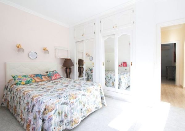 Villa for rent in Cumbre del Sol with 5 bedrooms