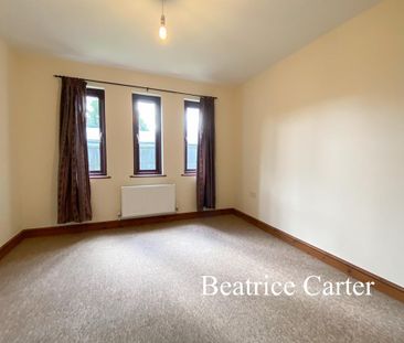 4 bedroom detached house to rent - Photo 3