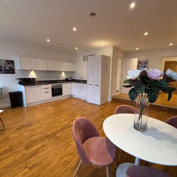 Church Street, Staines-upon-thames, Surrey, TW18 - Photo 1