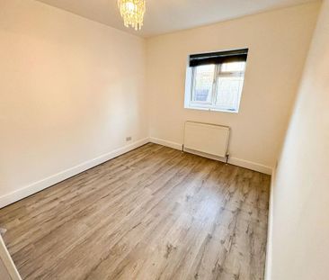 2 bedroom ground floor flat to rent - Photo 1