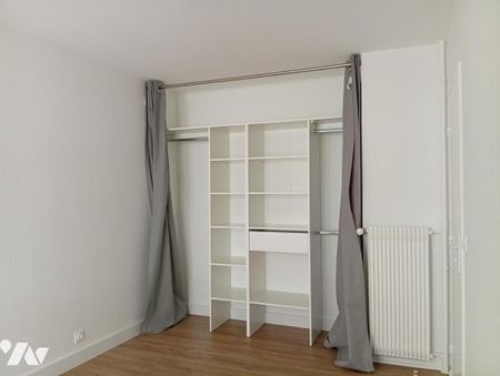 A LOUER REIMS RESIDENCE LES CARMES TYPE 2 AVEC LOGGIA, GARAGE ET CAVE - Photo 3