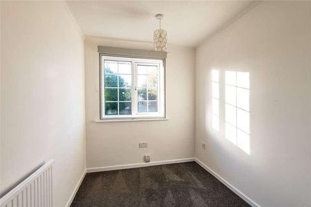 Balmoral Terrace, Sittingbourne, Kent, ME10 - Photo 3