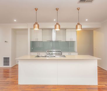 Spacious 4-Bedroom Home in Mernda - Photo 5