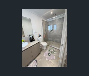 Low-Maintenance 3 Bedroom Home with Open-Plan Living & Double Garage - Photo 6