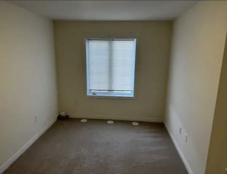 Two bedroom townhouse for rent in Ancaster - Photo 3