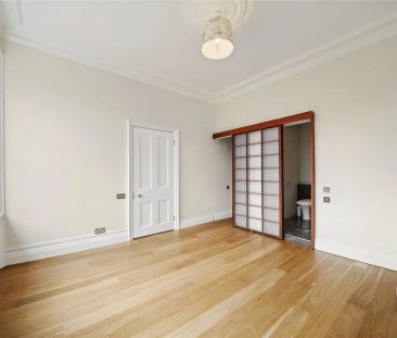 3 bedroom flat in Hampstead - Photo 6