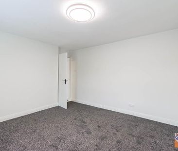 8 Roseville Park, Lisburn, BT27 4XT - Photo 5