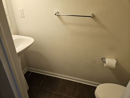 For Lease - 240 SEPTIMUS Heights, Milton, Ontario - Photo 2