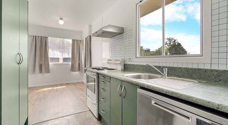 Family Home in Deanwell - Photo 3