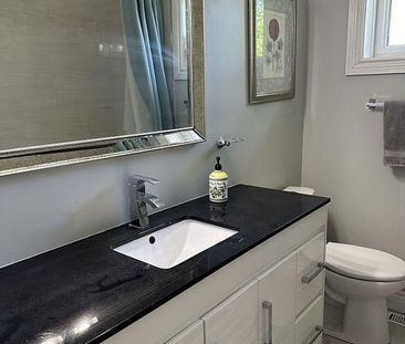 For Lease - 30 Collins Crescent Unit# Main, Aurora, Ontario - Photo 5