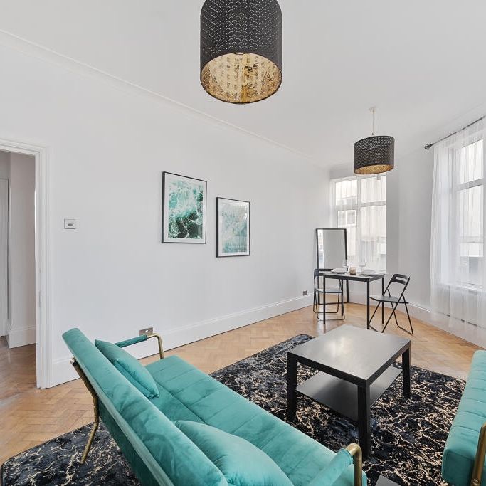 Room in a Shared Flat, High Street, CR0 - Photo 1