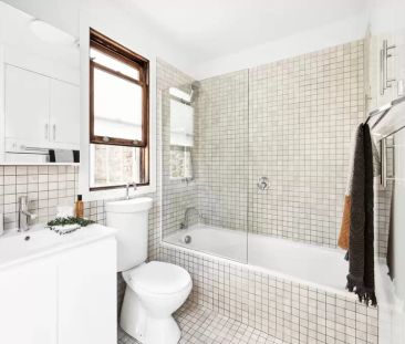 Charming Newtown Home with Private Courtyard - Photo 2