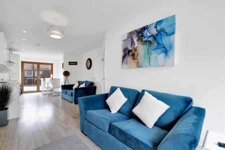 3 bedroom apartment to rent - Photo 4