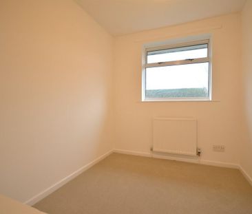 3 bedroom end of terrace house to rent - Photo 5