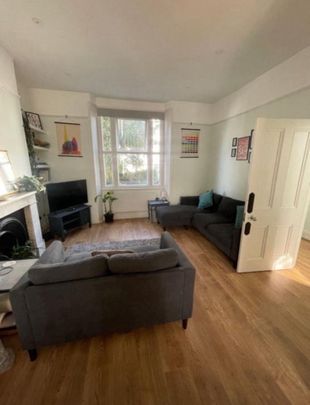 Room in a Shared House, Askew Road, W12 - Photo 1