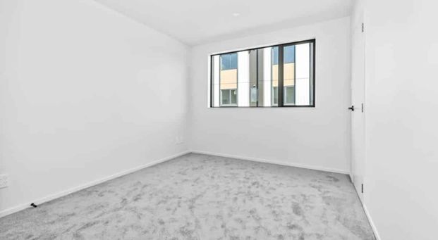 Modern Family Living in the Heart of Mount Wellington! - Photo 1