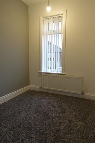 3 bedroom House To Let - Photo 4