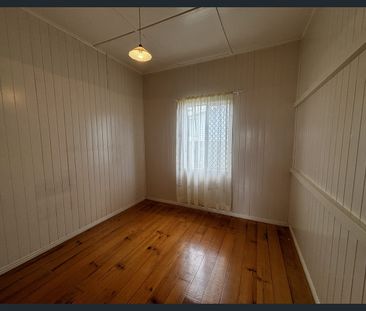 Charming 1930s Gem in South Toowoomba - Photo 2