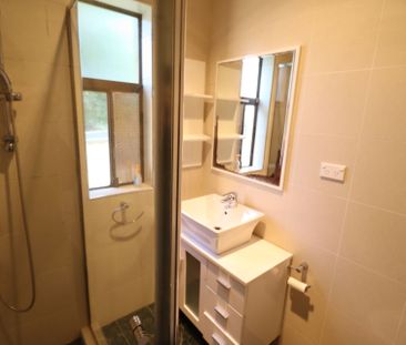 Spacious Family Home - Photo 5