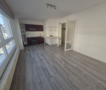 Location Appartement 2 pièces 42m² LILLE 59000 - Photo 2