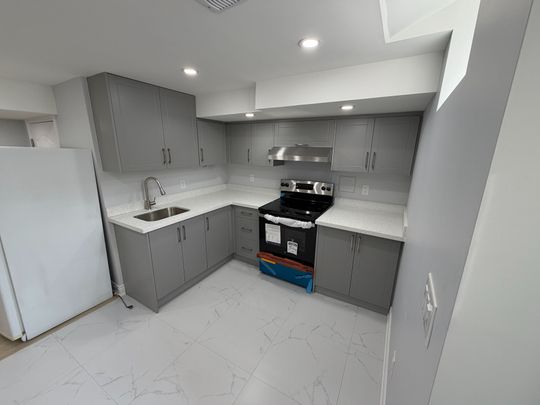 For Lease - Lower - 4792 Glasshill Grove, Mississauga, Ontario - Photo 1