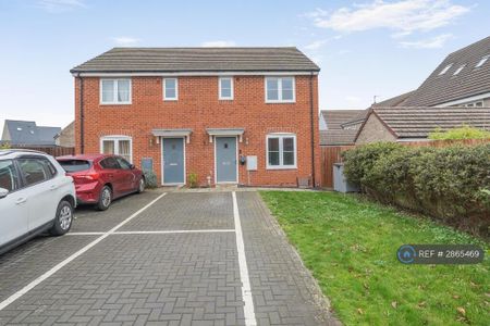 3 bedroom semi-detached house to rent - Photo 3