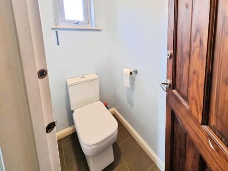 3 bedroom semi-detached house to rent - Photo 5