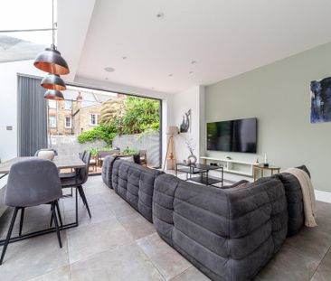 5 bedroom terraced house to rent - Photo 3