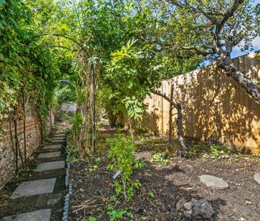 2 bedroom end of terrace house to rent - Photo 2