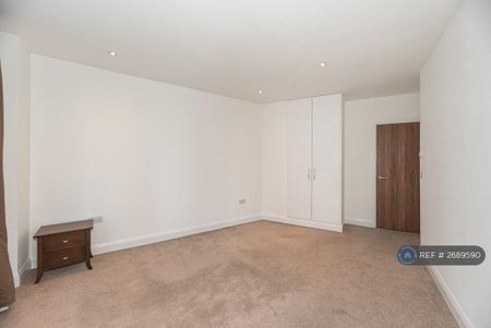2 bedroom flat to rent - Photo 4