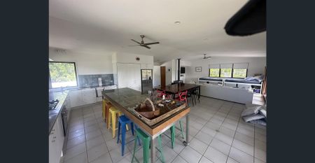 SOUTH STRADBROKE ISLAND WATERS RARE RENTAL OPPORTUNITY - Photo 4