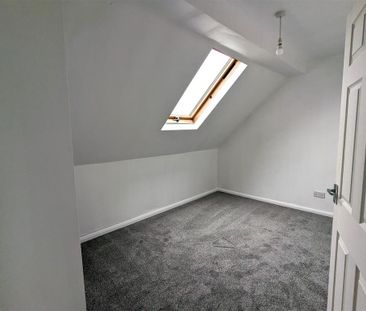 4 bedroom terraced house to rent - Photo 5