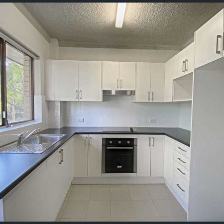 Bright & Convenient - Photo 4