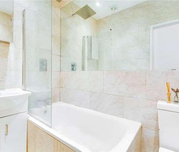 Ground Floor Flat, Munster Road, London, SW6 - Photo 5