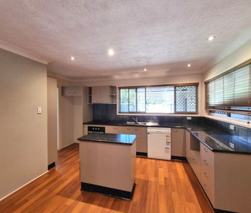 109 Muir Street, Labrador - Photo 2
