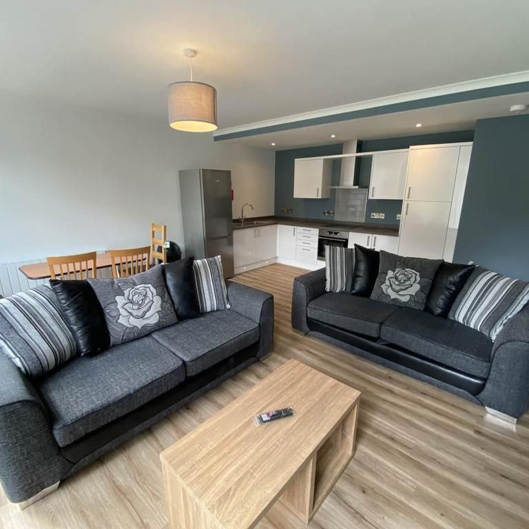 3 bedroom flat to rent - Photo 1