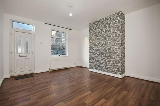 2 bedroom House To Let - Photo 1