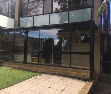 Secluded Furnished Lower Ground Flat in Quiet No Through Road Facin... - Photo 3