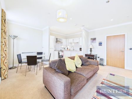 2 bedroom Flat To Let Total Size: 868 SQ FT - Photo 2