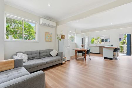 “3 BEDROOM TOWNHOUSE IN PRIME GOSFORD LOCATION” - Photo 3
