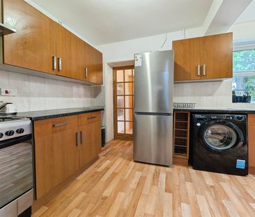 Tremona Road, SO16 - Photo 6