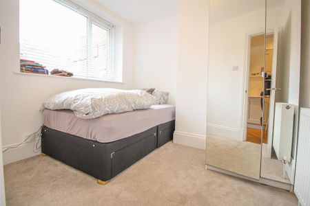 2 bedroom ground floor flat to rent - Photo 4