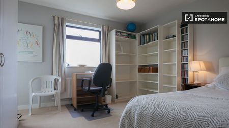 Comfortable room for rent in 3-bedroom apartment in Rathgar - Photo 5