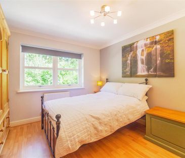 4 bedroom detached house to rent - Photo 2