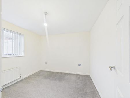 5 bedroom end of terrace house to rent - Photo 3