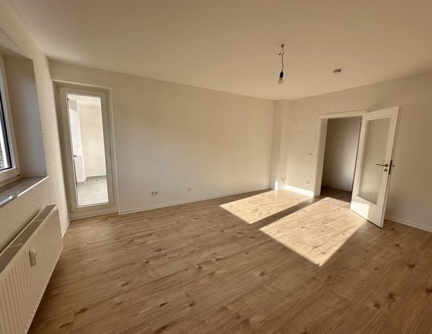 Perfekt für Paare oder Singles: Renovierte 2-Raum-Wohnung frei! - Foto 1