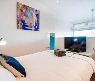 2 Bed Penthouse, Stepney City Apartments, E1 - Photo 1