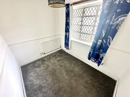 3 bedroom flat to rent - Photo 2